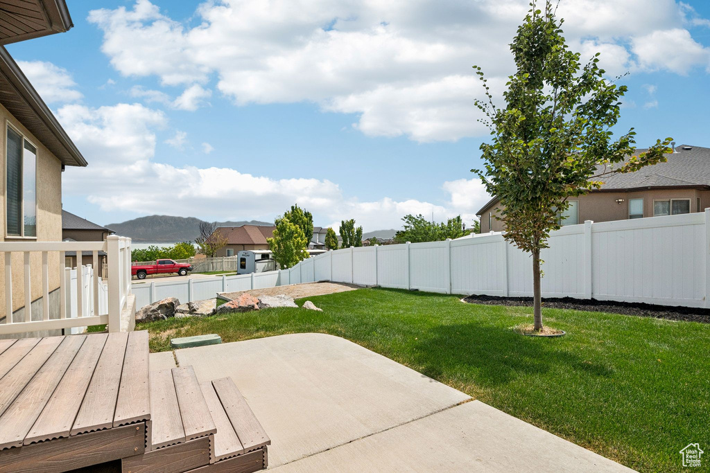 217 W HONEYSUCKLE DR Saratoga Springs, UT 84045