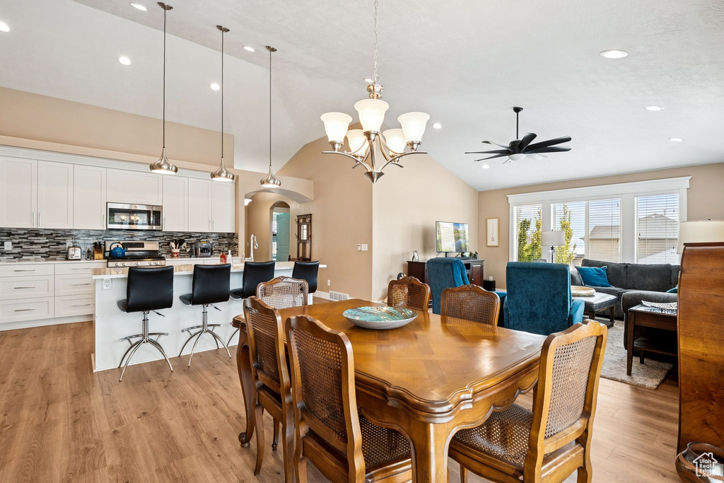 217 W HONEYSUCKLE DR Saratoga Springs, UT 84045