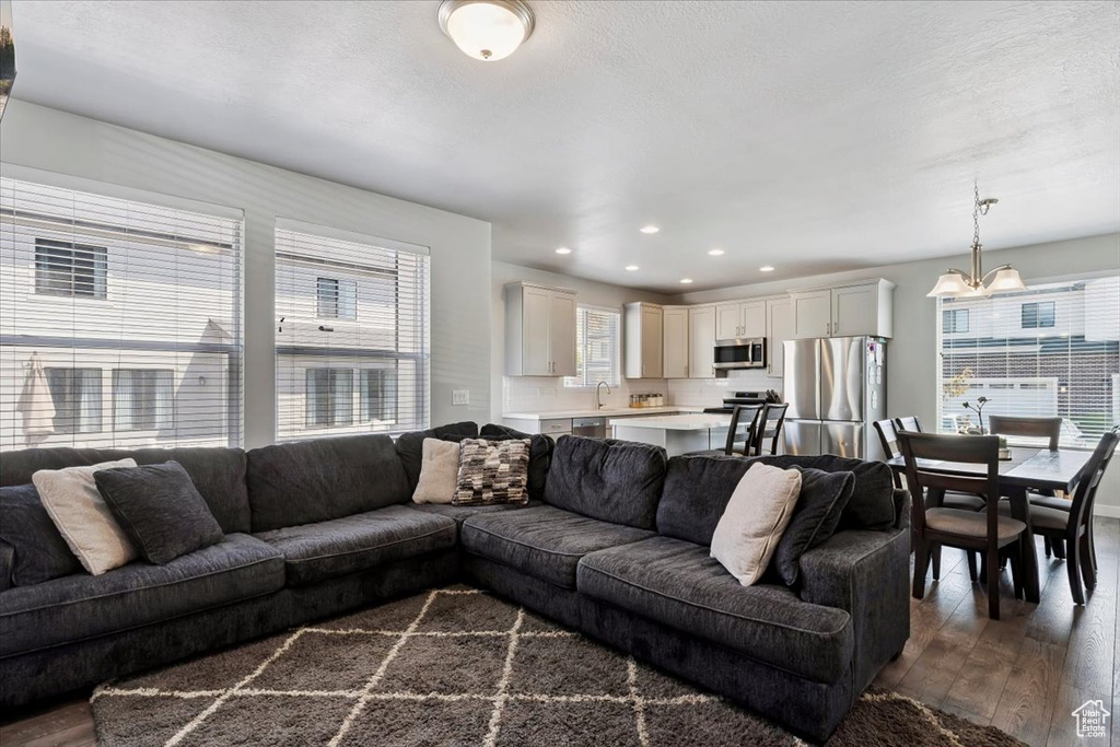 18 W LADY LN Bountiful, UT 84010