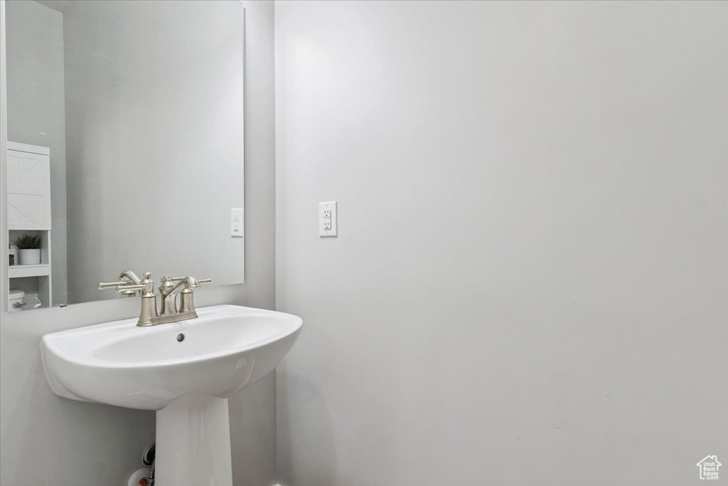 18 W LADY LN Bountiful, UT 84010