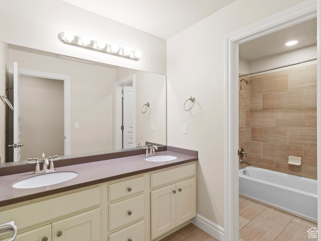 1319 E FOXMONT LN Holladay, UT 84117
