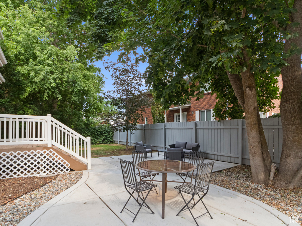 1319 E FOXMONT LN Holladay, UT 84117