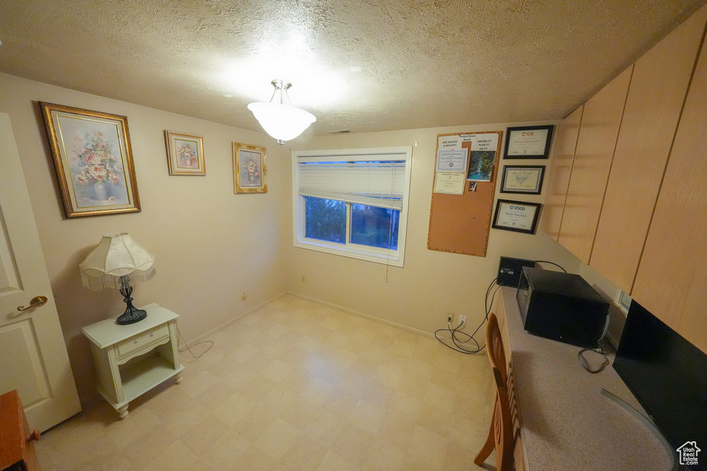 327 E 1000 N Harrisville, UT 84404
