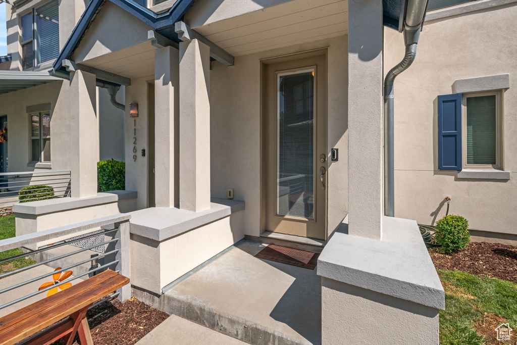 11271 S HIGH CREST LN South Jordan, UT 84009
