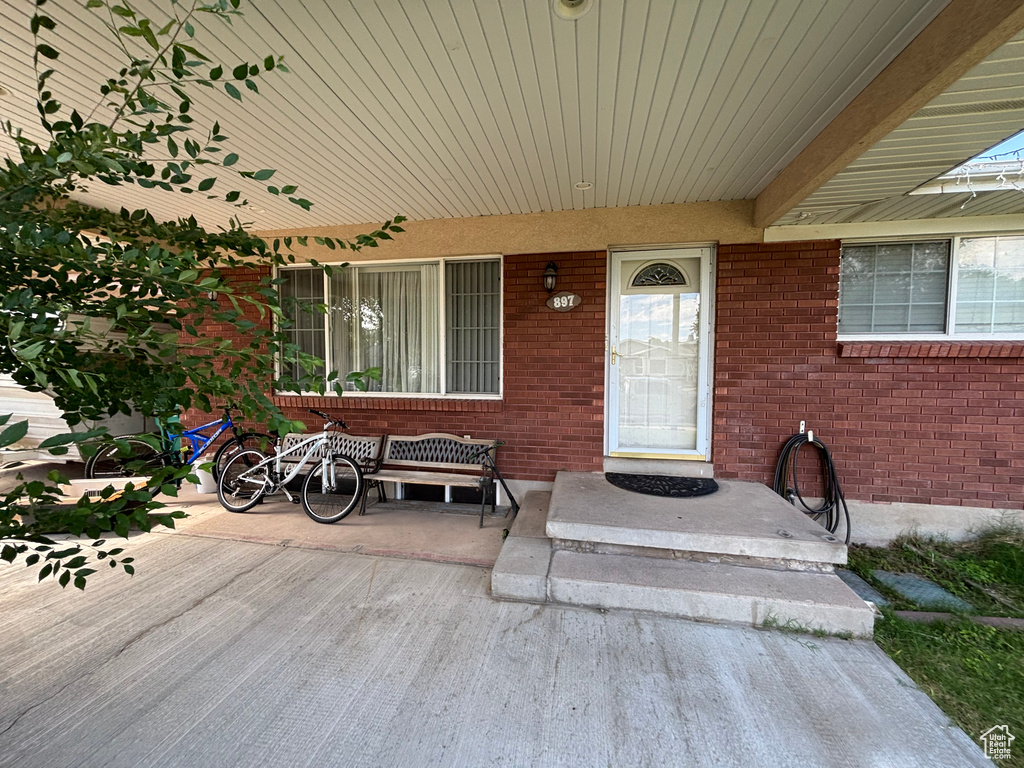 897 E ELM ST Layton, UT 84041