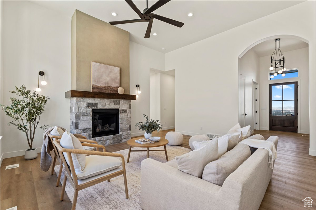 Photo 6 for MLS #2102039 at 620 E Mountain Rd