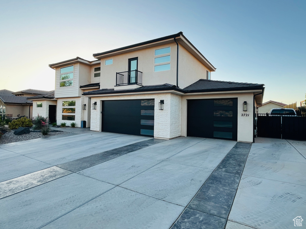 Photo 3 for MLS #2102054 at 2721 E Hazel Dr
