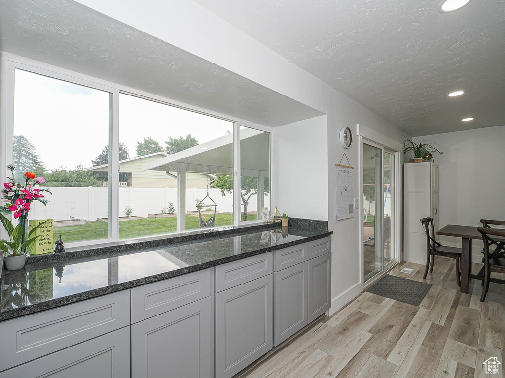 1420 E LONGDALE DR Sandy, UT 84092
