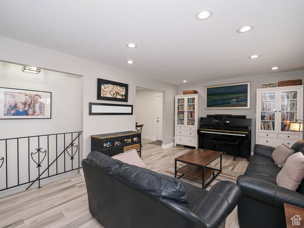 1420 E LONGDALE DR Sandy, UT 84092