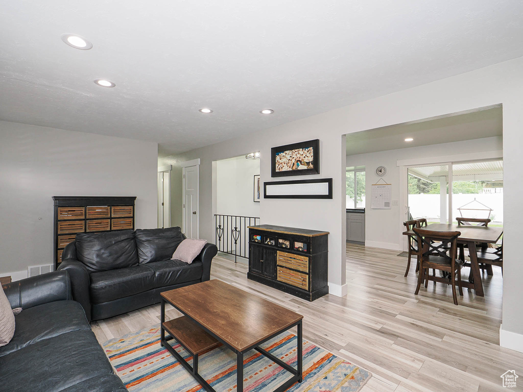 1420 E LONGDALE DR Sandy, UT 84092
