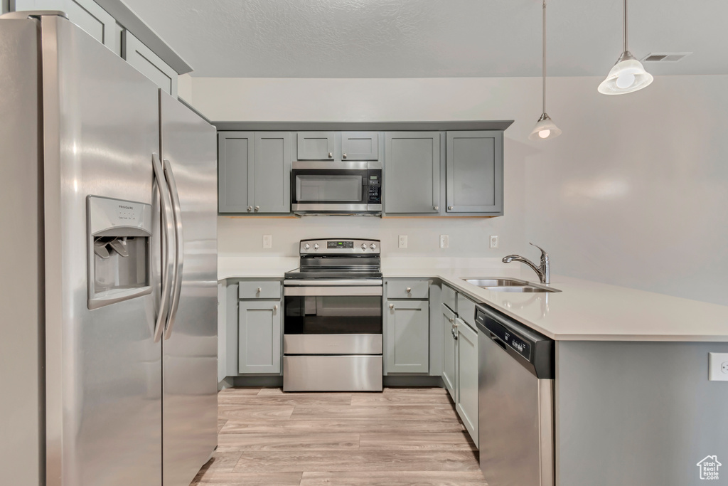 Photo 11 for MLS #2102059 at 1834 W Newcastle Ln #E204