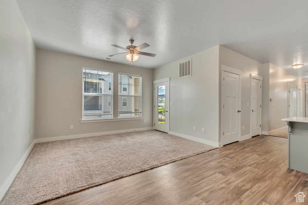 Photo 6 for MLS #2102059 at 1834 W Newcastle Ln #E204