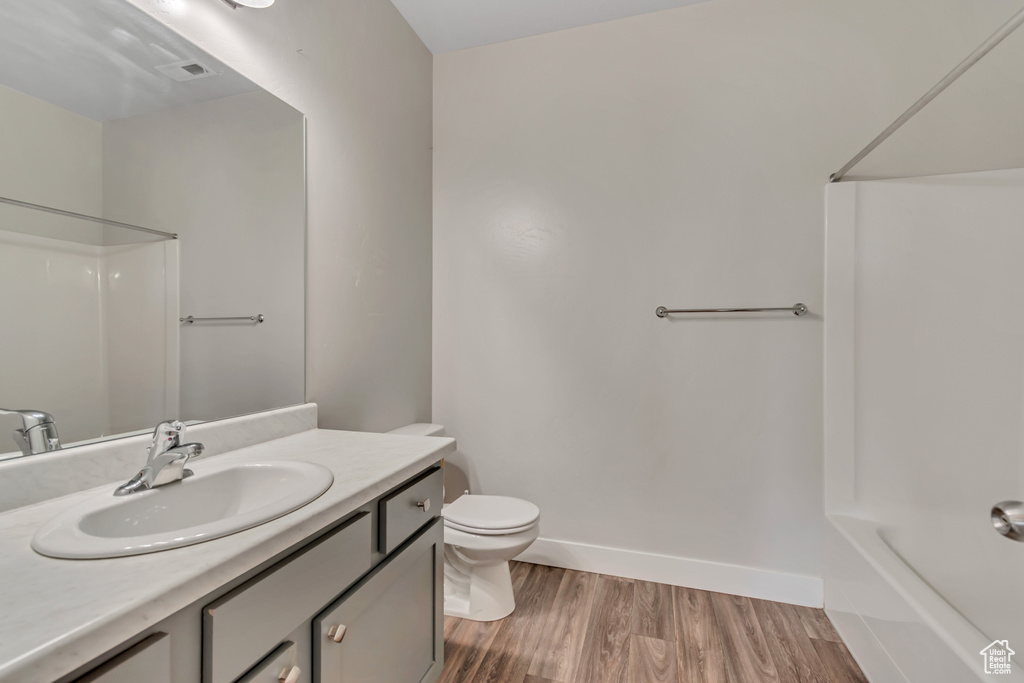 Photo 16 for MLS #2102059 at 1834 W Newcastle Ln #E204