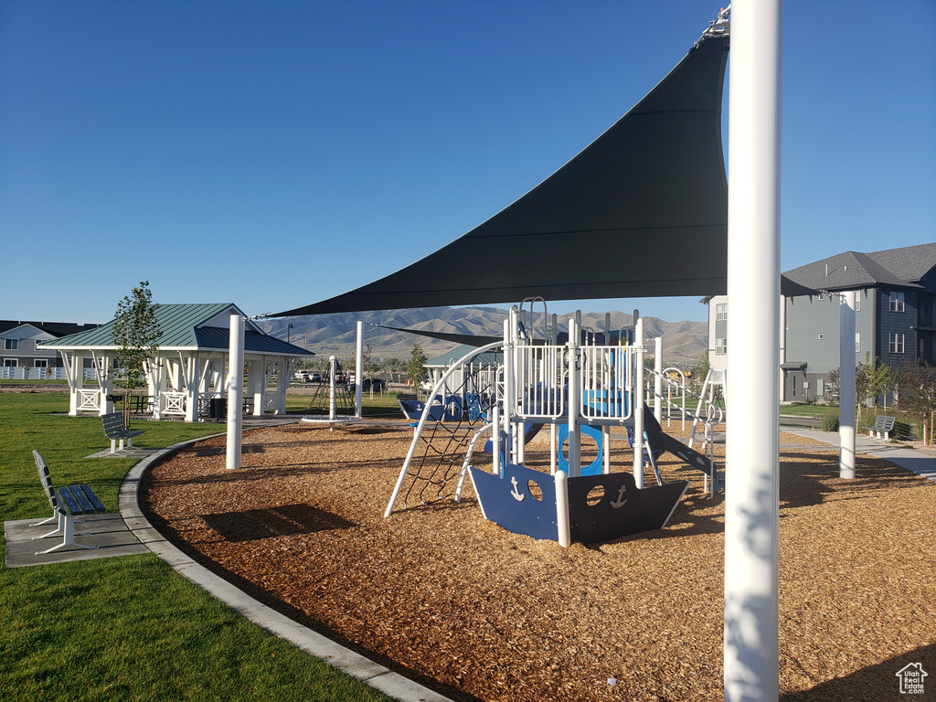 77 N VOYAGER LN Saratoga Springs, UT 84045
