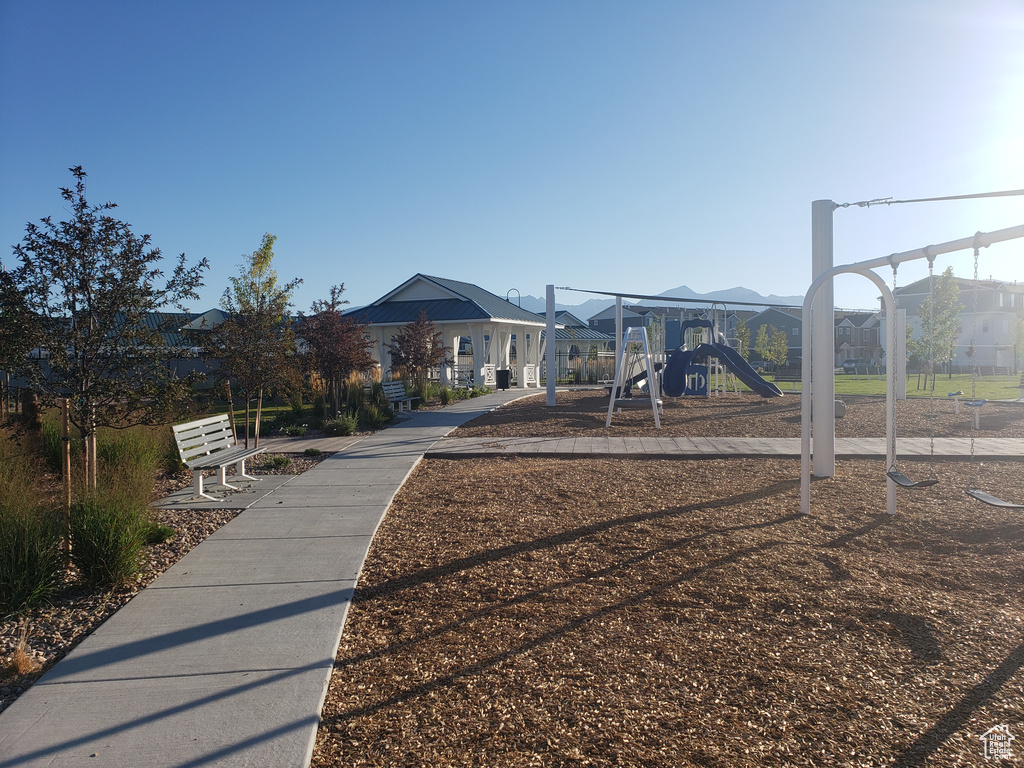 77 N VOYAGER LN Saratoga Springs, UT 84045