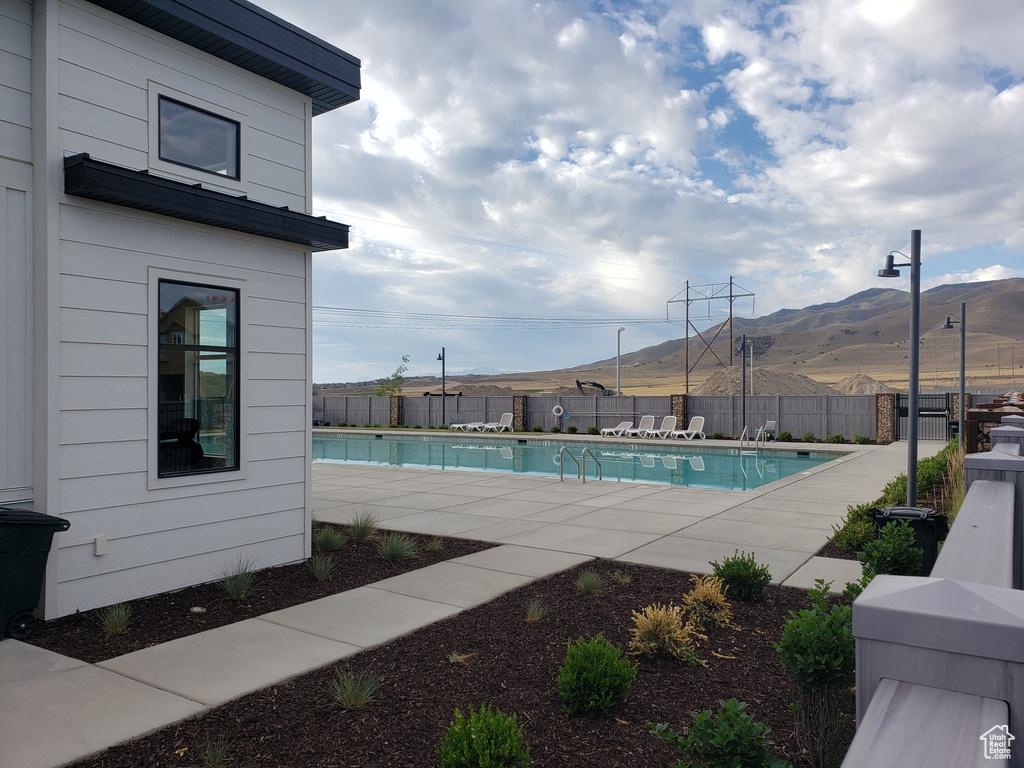 4805 E LAKE CORNER DR Eagle Mountain, UT 84005