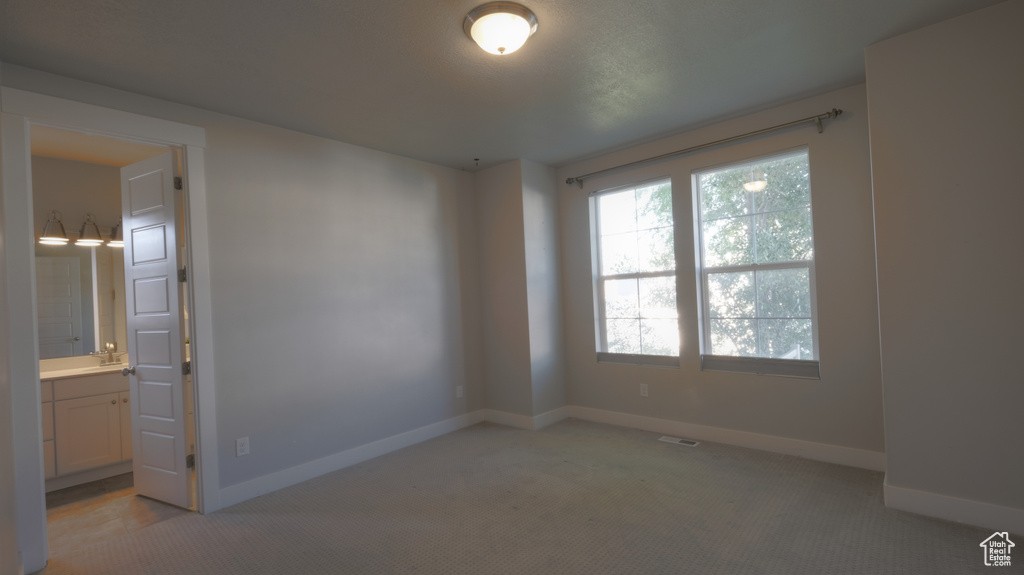2444 N STANLEY CRANE DR Clinton, UT 84015