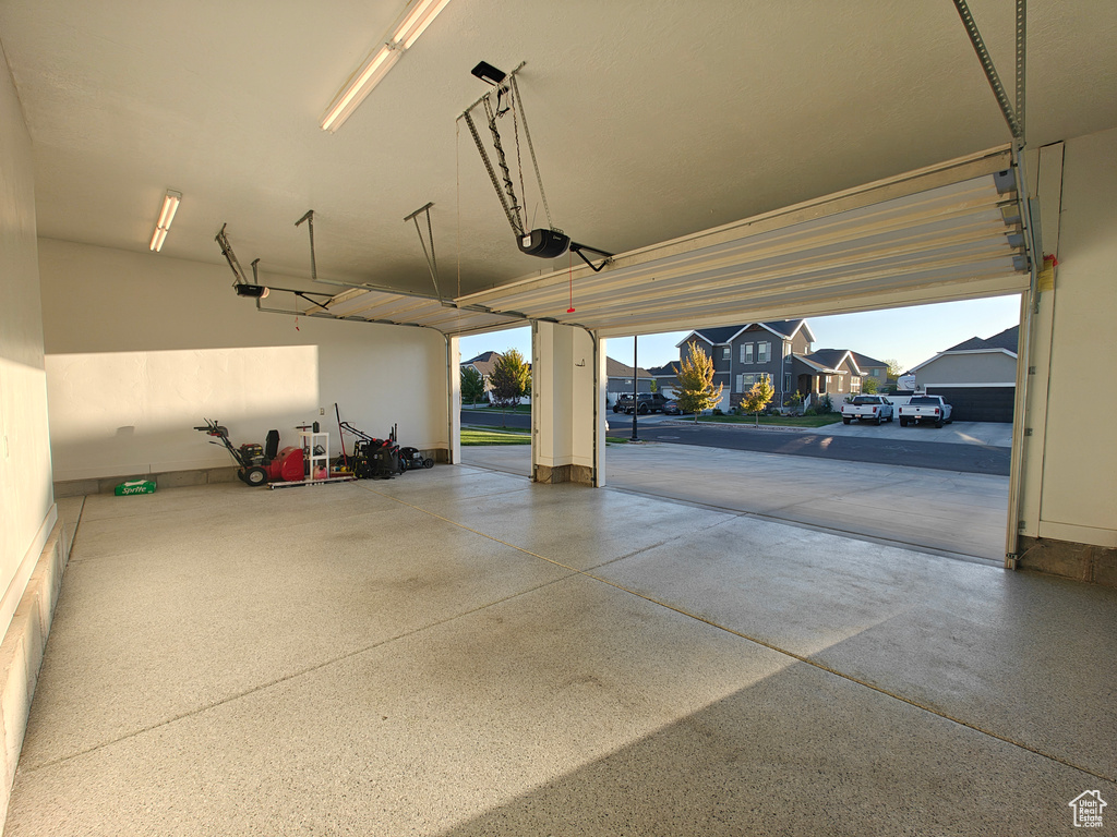 2444 N STANLEY CRANE DR Clinton, UT 84015