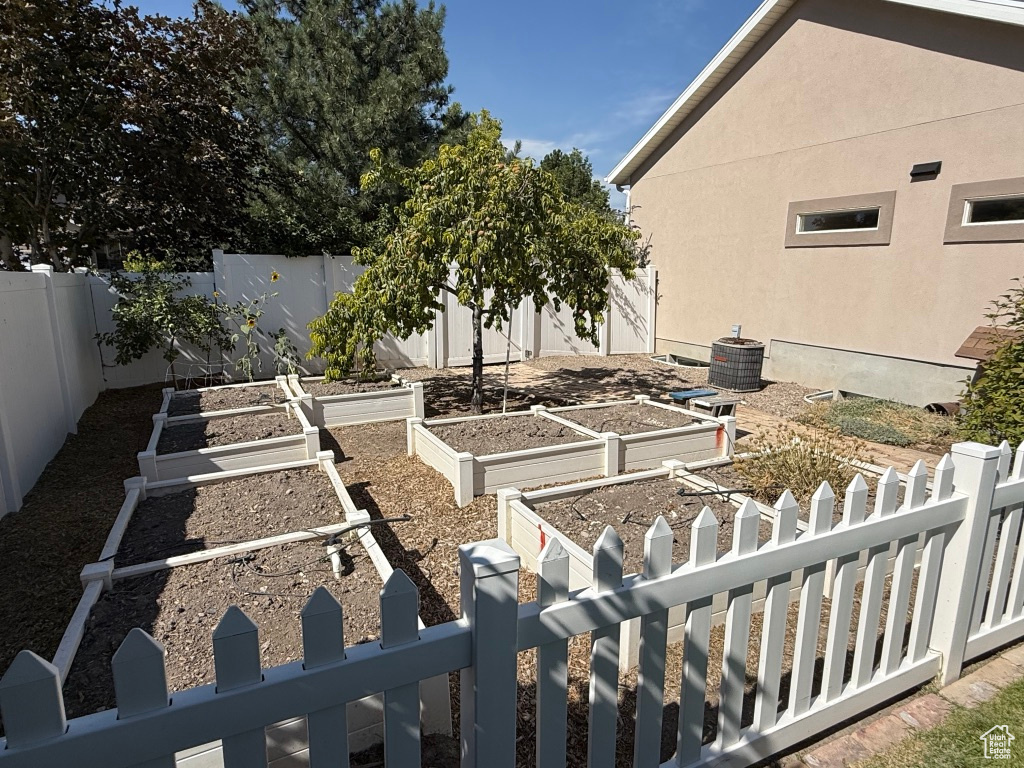 6835 W HUNTER VALLEY DR West Valley City, UT 84128