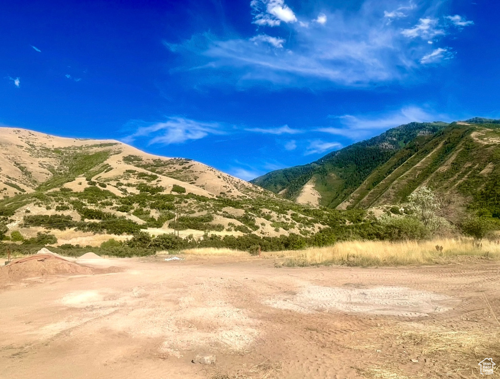 2056 E MAPLE HILLS LN Mapleton, UT 84664