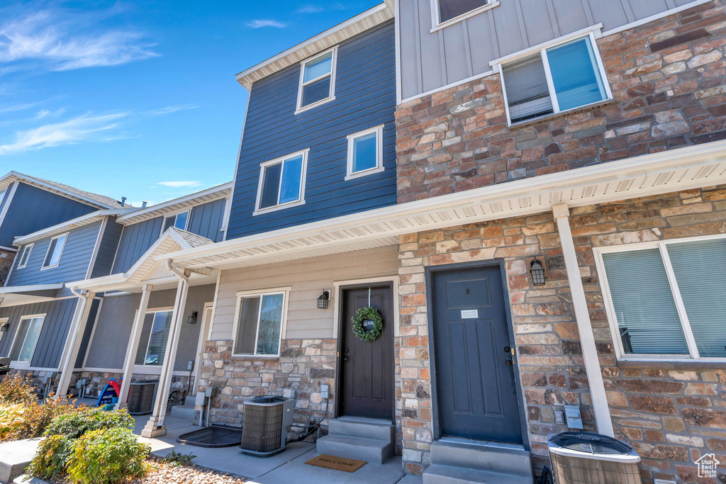 308 N 680 E Vineyard, UT 84058