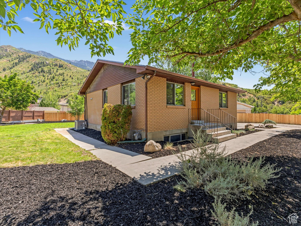 9795 S LITTLE COTTONWOOD LN Sandy, UT 84092