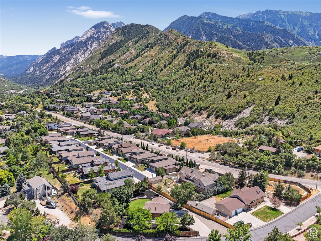 9795 S LITTLE COTTONWOOD LN Sandy, UT 84092