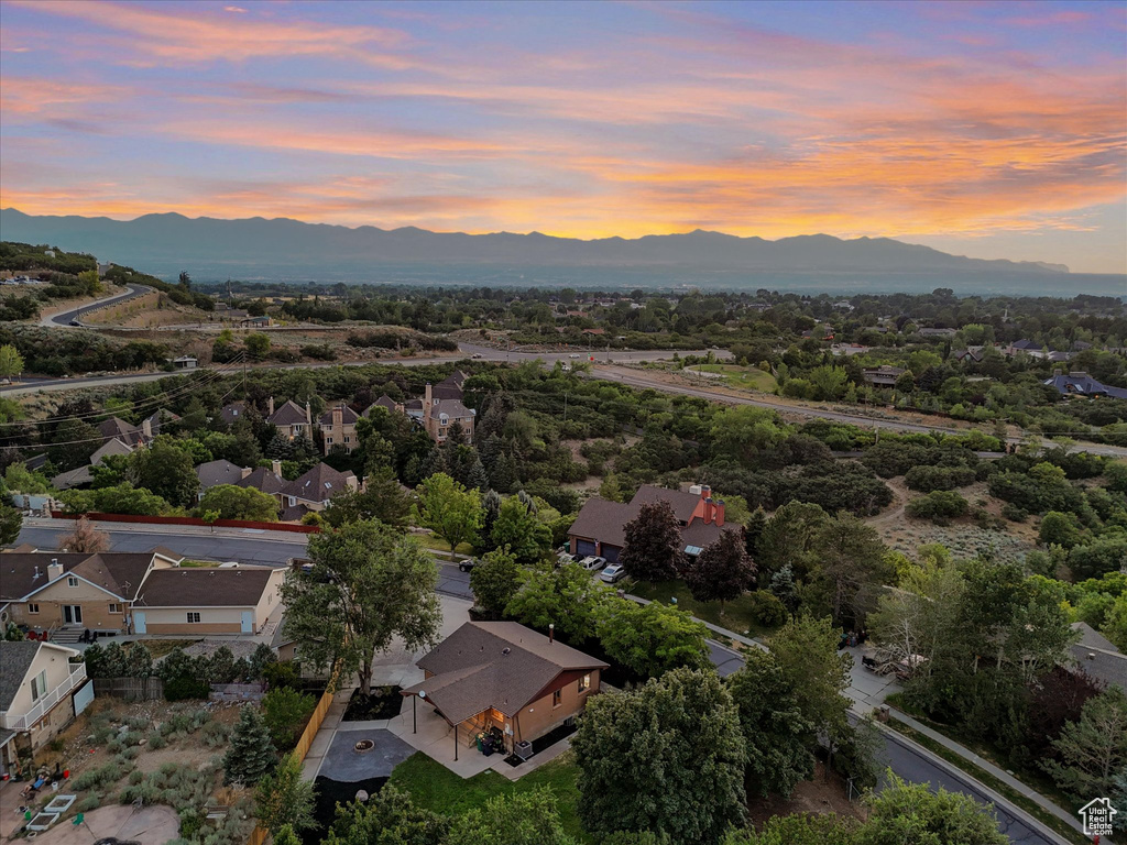 9795 S LITTLE COTTONWOOD LN Sandy, UT 84092