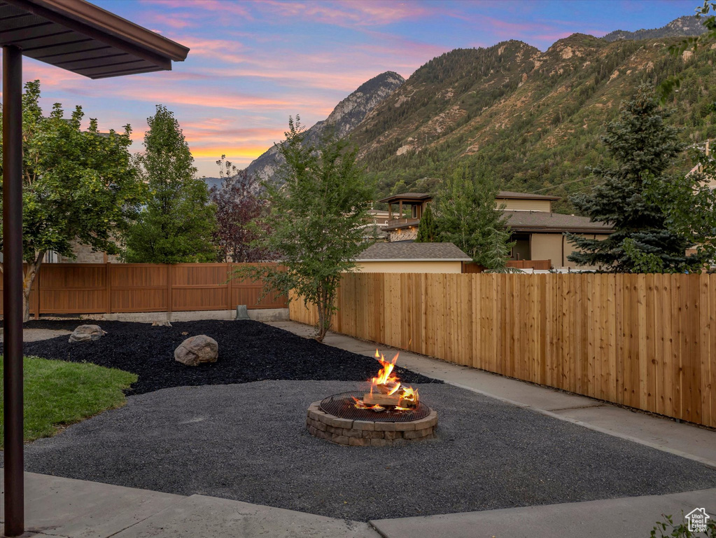 9795 S LITTLE COTTONWOOD LN Sandy, UT 84092