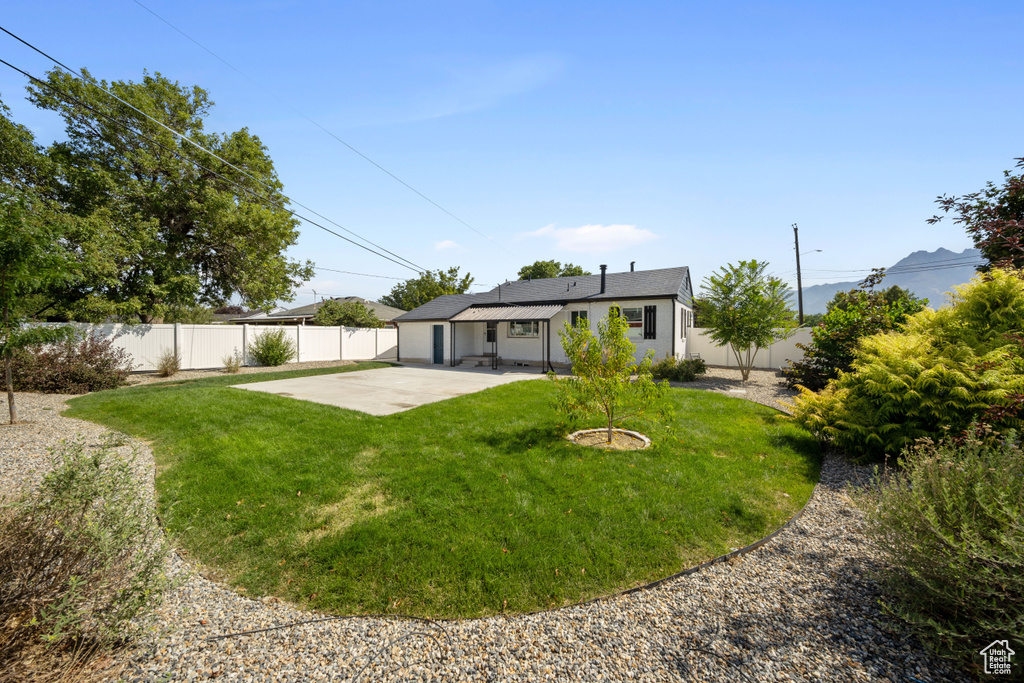 5762 S MCMILLAN CIR Salt Lake City, UT 84107