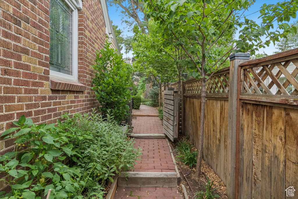 1005 S 1500 E Salt Lake City, UT 84105
