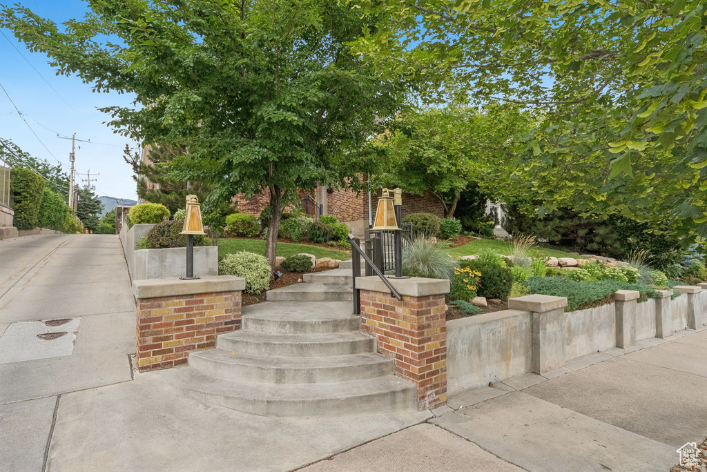 1005 S 1500 E Salt Lake City, UT 84105