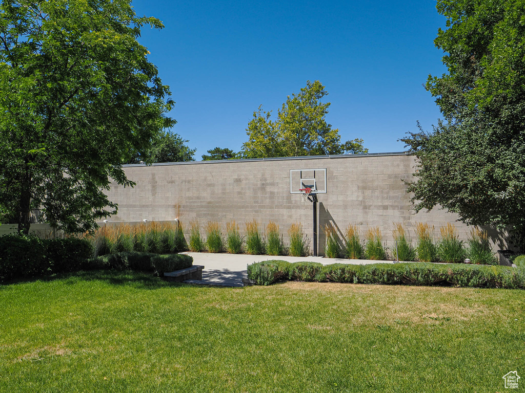 4760 S 2555 E Holladay, UT 84117