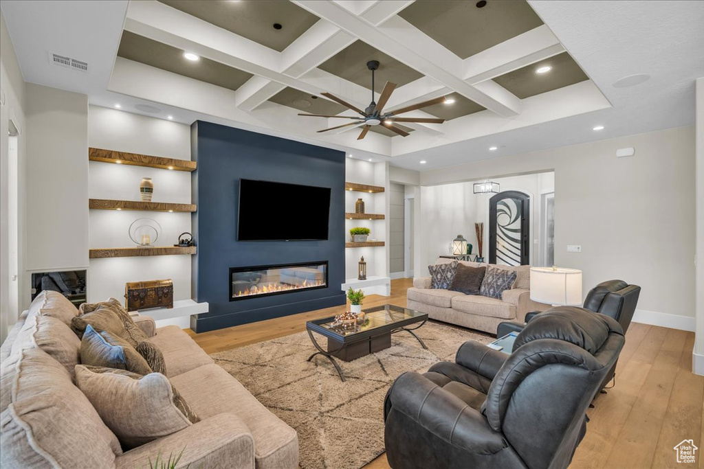 Photo 4 for MLS #2102174 at 470 E Entrada Dr
