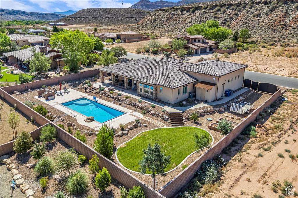 Photo 3 for MLS #2102174 at 470 E Entrada Dr