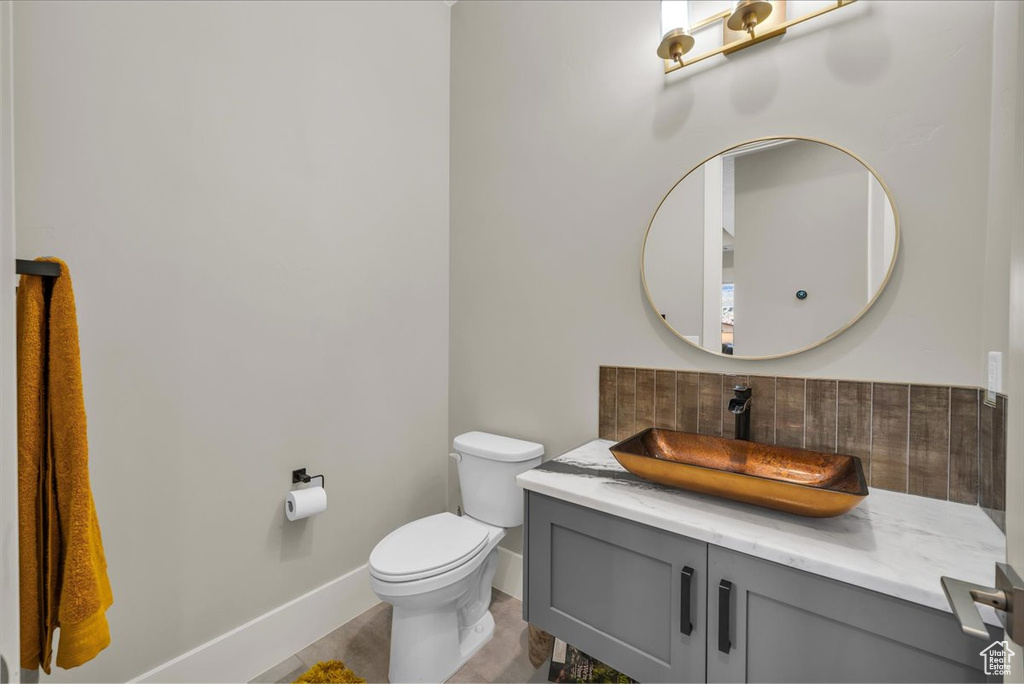 Photo 16 for MLS #2102174 at 470 E Entrada Dr