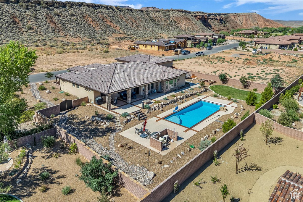 Photo 21 for MLS #2102174 at 470 E Entrada Dr