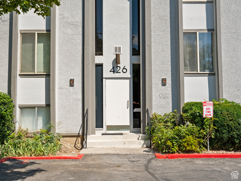 426 E CREEKSIDE CIR #B Murray, UT 84107