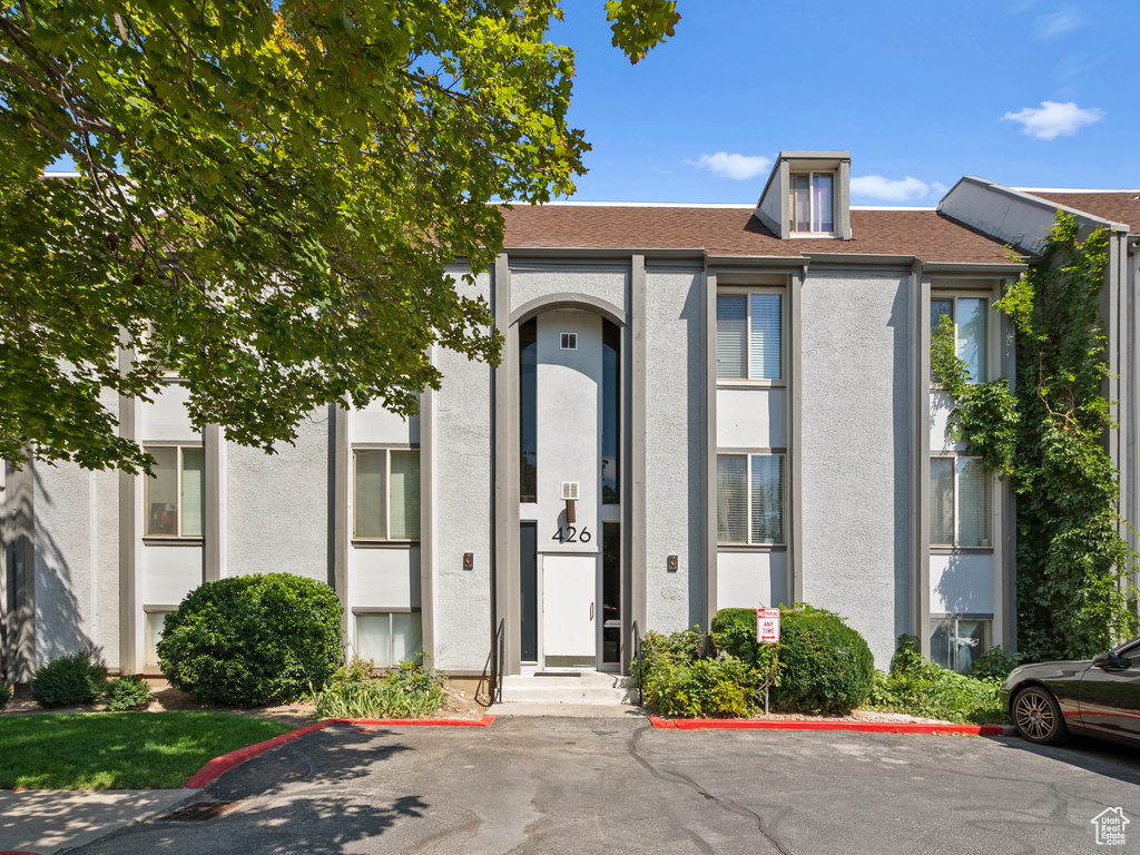 426 E CREEKSIDE CIR #B Murray, UT 84107