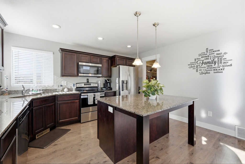 636 E MOUNT DUTTON WAY Eagle Mountain, UT 84005