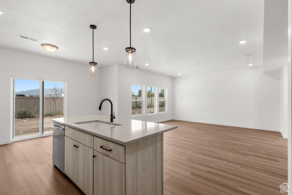 Photo 11 for MLS #2102209 at 1075 W Audrey Ln #6