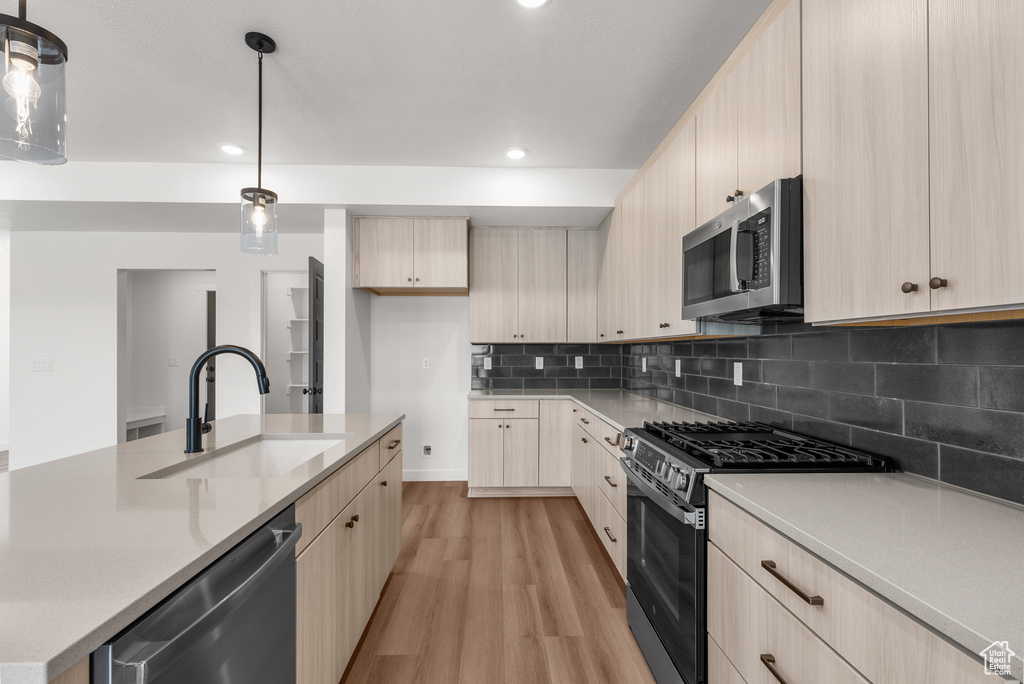 Photo 9 for MLS #2102209 at 1075 W Audrey Ln #6