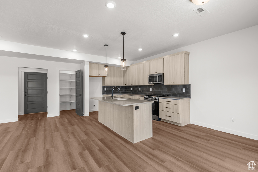 Photo 8 for MLS #2102209 at 1075 W Audrey Ln #6