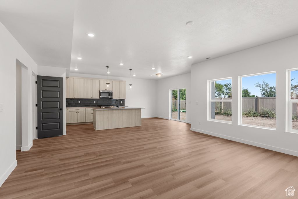 Photo 6 for MLS #2102209 at 1075 W Audrey Ln #6