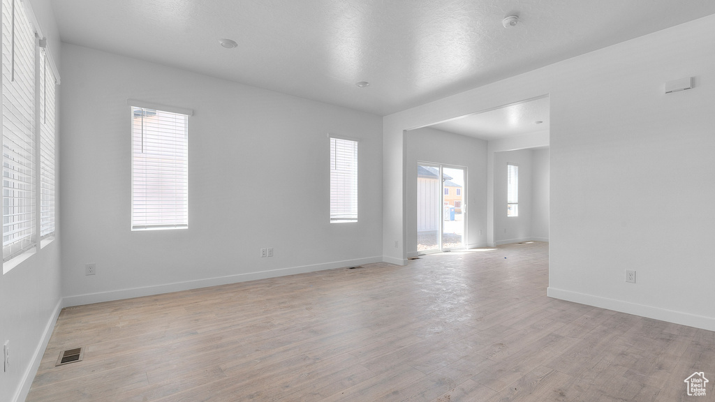 Photo 14 for MLS #2102224 at 2024 E Albion Dr #173