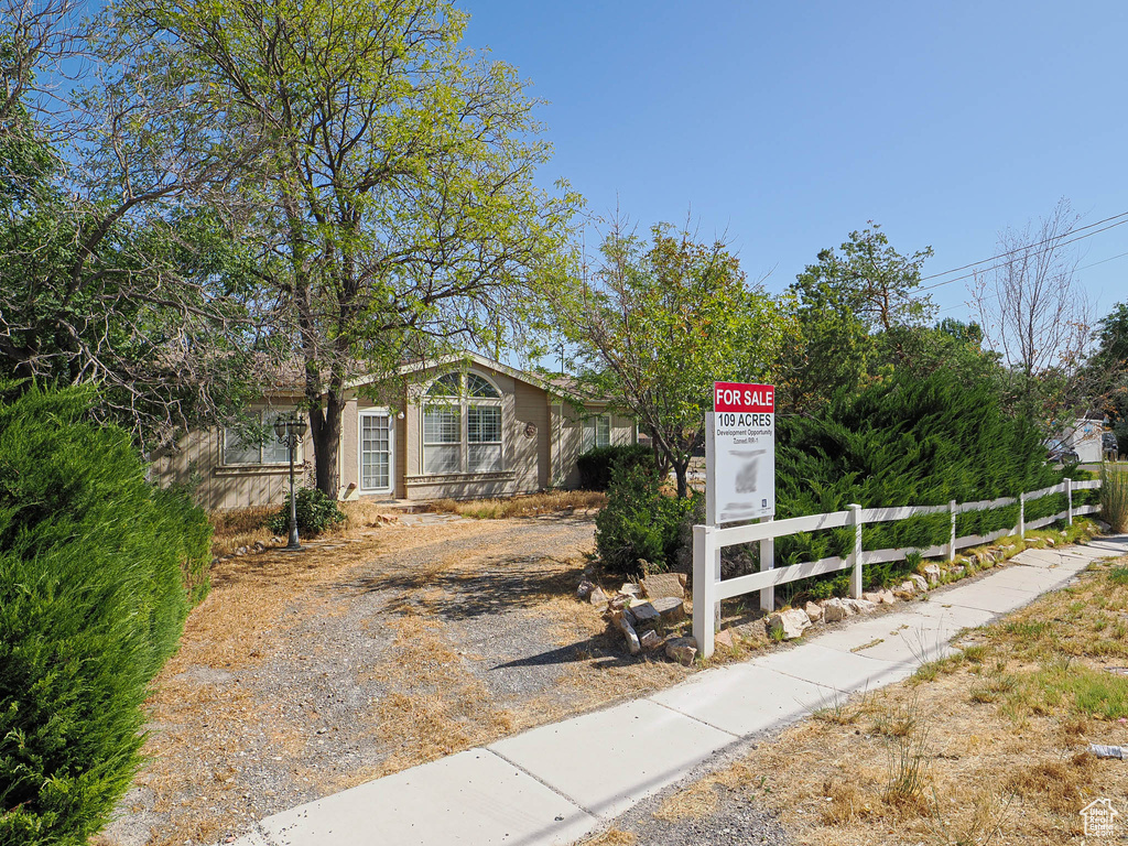 697 E MAIN ST Grantsville, UT 84029