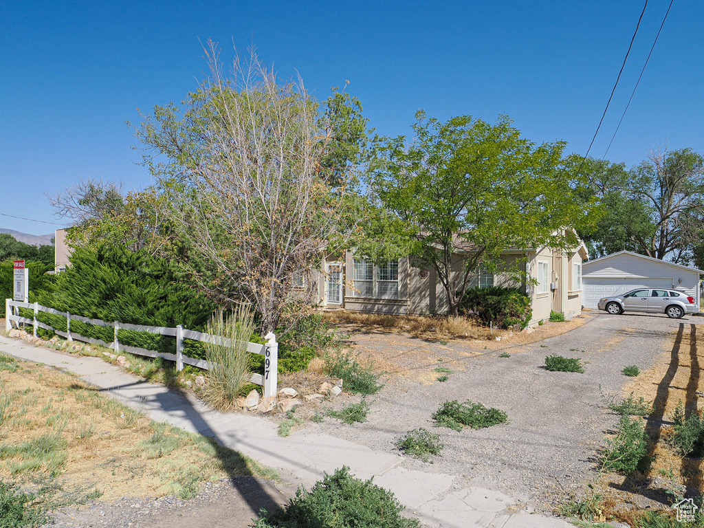 697 E MAIN ST Grantsville, UT 84029