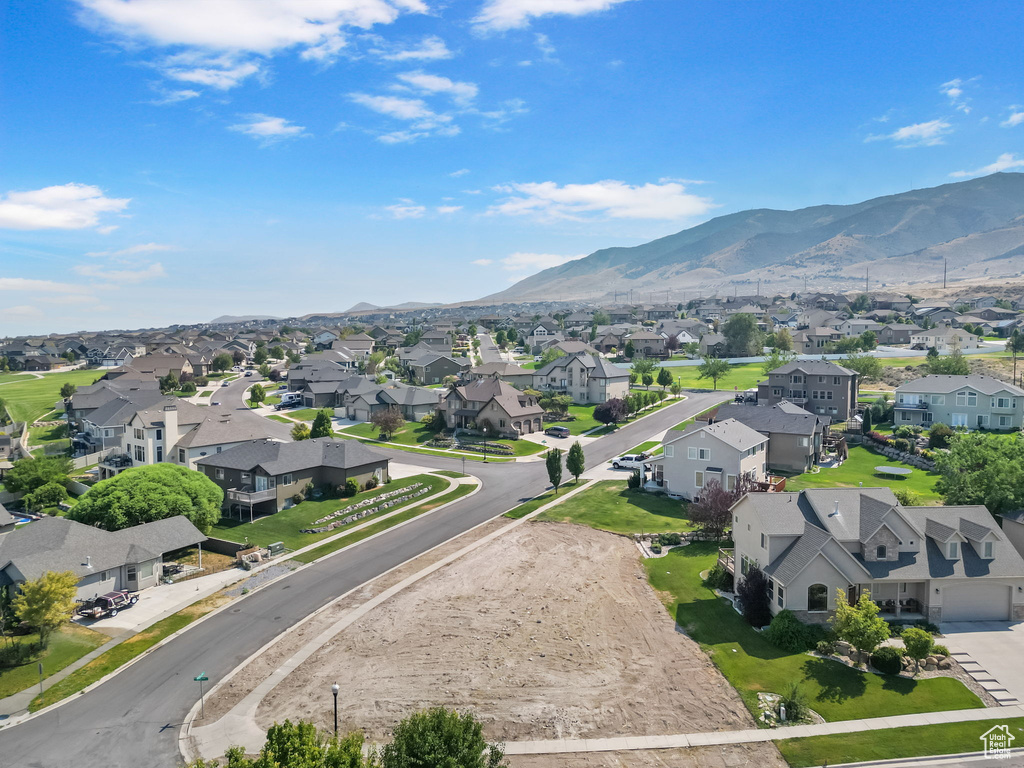 127 W HONEYSUCKLE DR Saratoga Springs, UT 84045