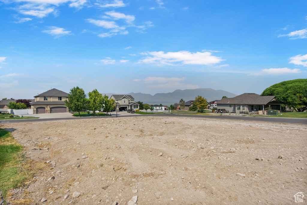 127 W HONEYSUCKLE DR Saratoga Springs, UT 84045
