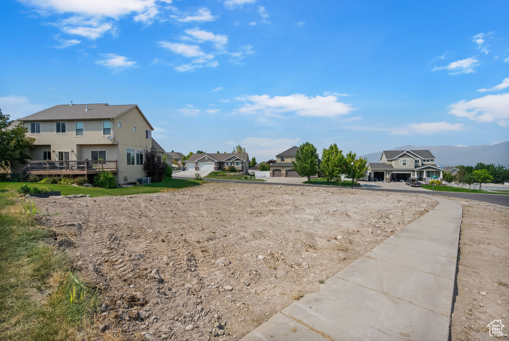 127 W HONEYSUCKLE DR Saratoga Springs, UT 84045